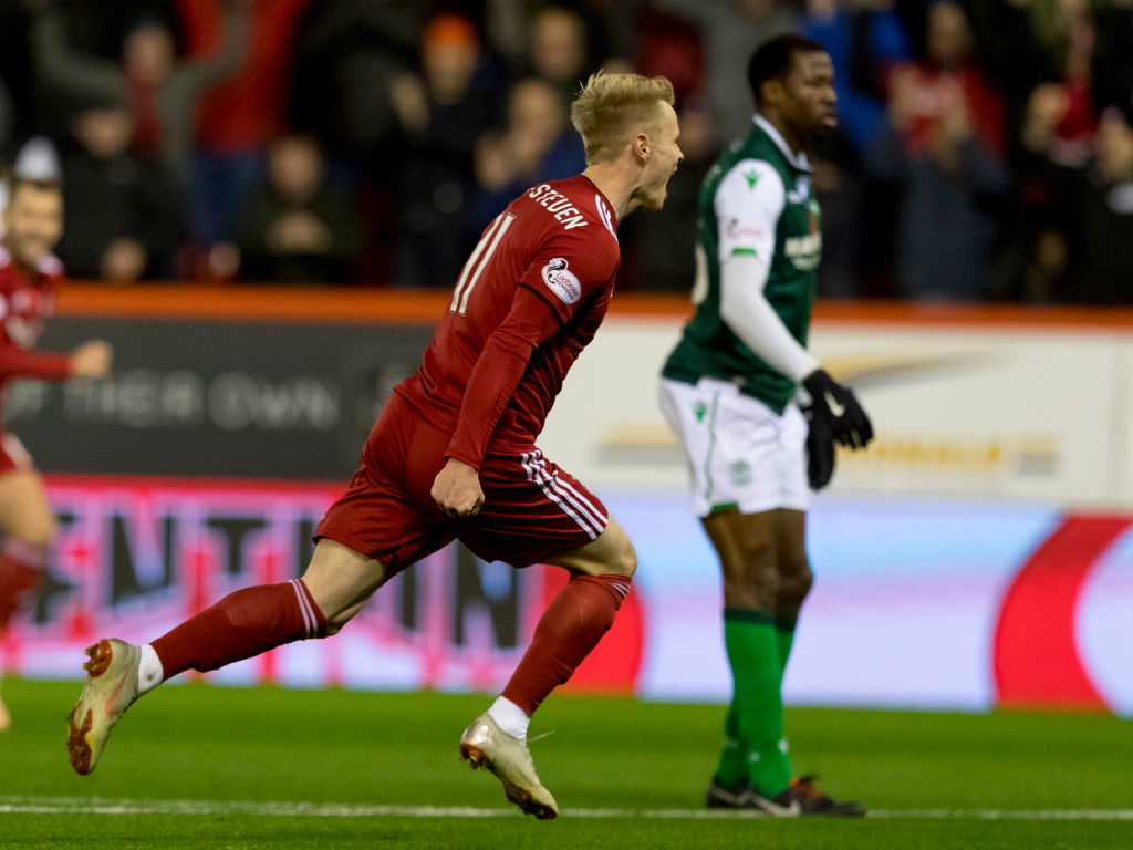 9th November 2018, Pittodrie Stadium, Aberdeen, Scotland; Ladbrokes Premiership football, Aberdeen versus Hibernian; Gary Mackay-Steven of Aberdeen celebrates after scoring the opening goal in minute 40 (photo by Alan Rennie/Action Plus via Getty Images)
