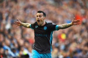 Ross Wallace has signed for St Mirren.