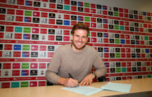 Stuart Armstrong Signs a New Contract at Southampton